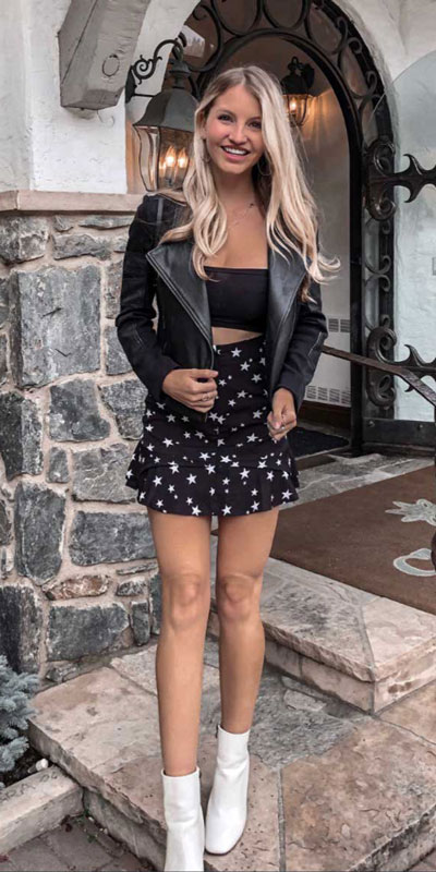 Perfect Instagram worthy outfits? See these 25 Breathtaking Fall Outfits for Going out. Women's Style + Date Outfits via higiggle.com | black mini skirt style | #falloutfits #dateoutfits #casualoutfits #skirt