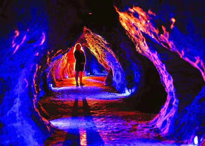Glowworm Cave, New Zealand Glowworm Cave, New Zealand