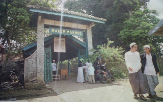 Kebersahajaan di Kampung Religius (Kampung Adat Mahmud)