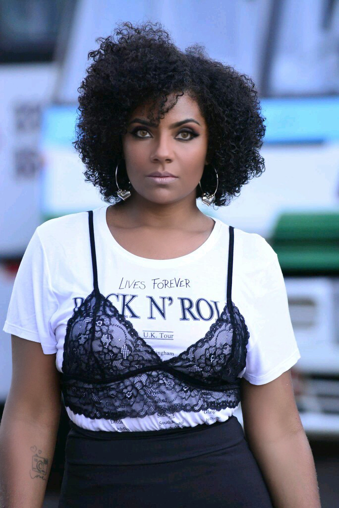 MICHELINE RAMALHO: Blusa com Sutiã por Cima - Tendência