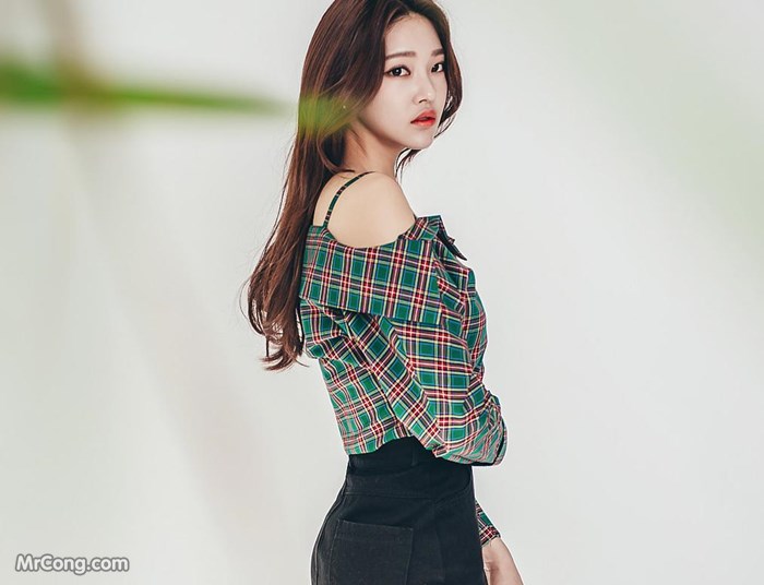 Beautiful Park Jung Yoon in a fashion photo shoot in March 2017 (775 photos) photo 15-12