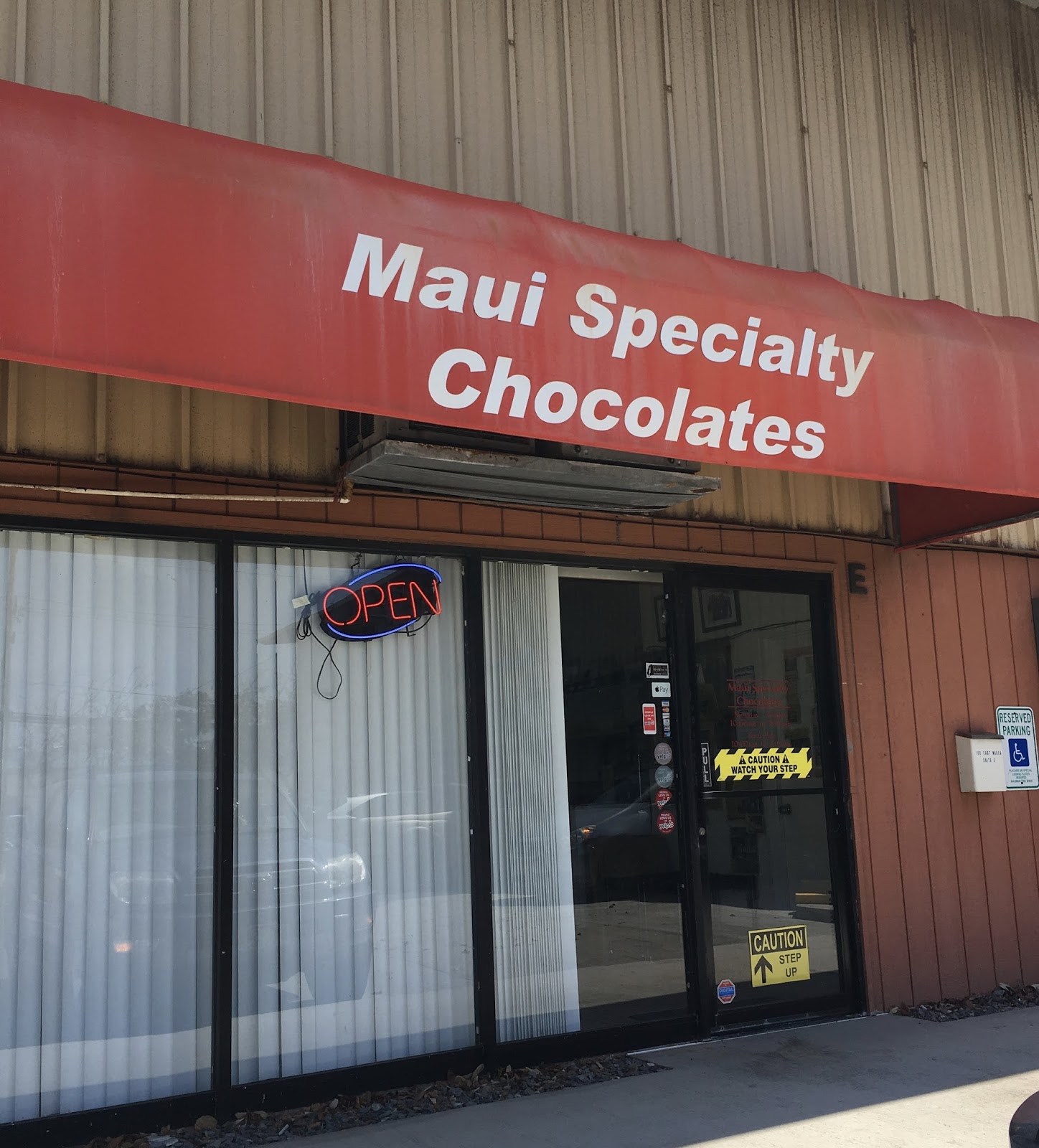 TASTE OF HAWAII MAUI SPECIALTY CHOCOLATES