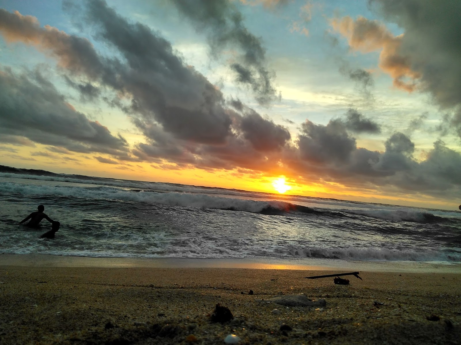  Sunset di Pantai  Indrayanti Pulang Sawal 