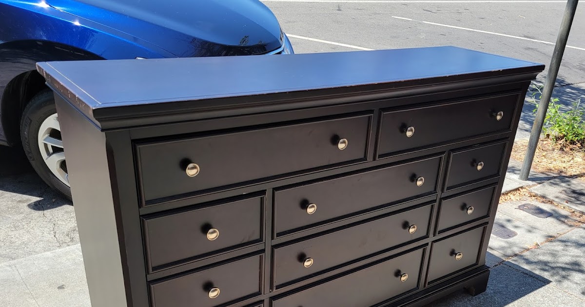 UHURU FURNITURE & COLLECTIBLES SOLD 107333 Espresso 8 Drawer Dresser