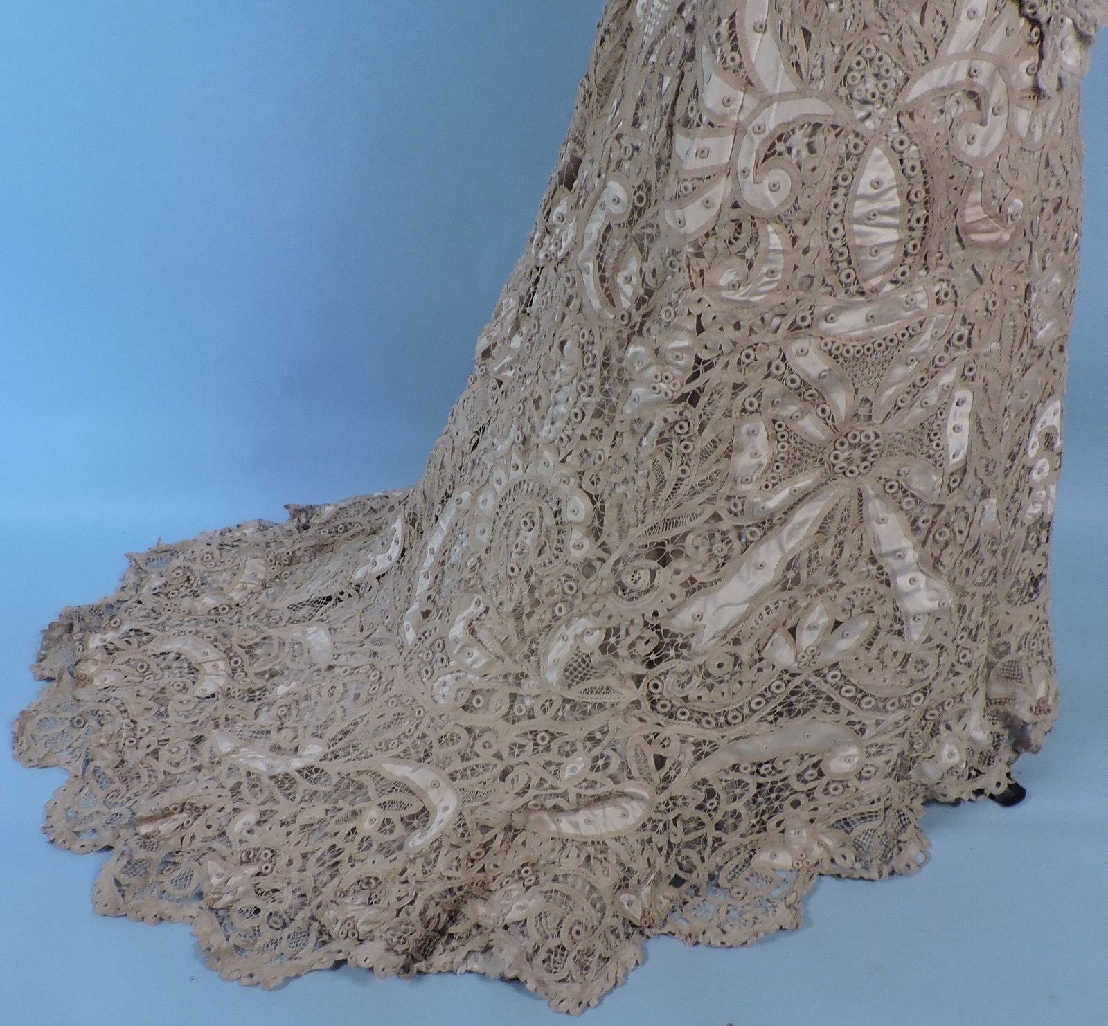All The Pretty Dresses: Turn of the Century ALL Lace Gown!