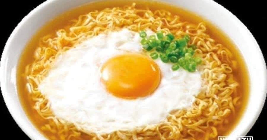 Лапша 1 яйцо. Чан рамён суп. Рамён корейский. Рамен с яйцом. Чан рамен с яйцом.