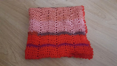 Scrappy crochet blanket - destashing projects