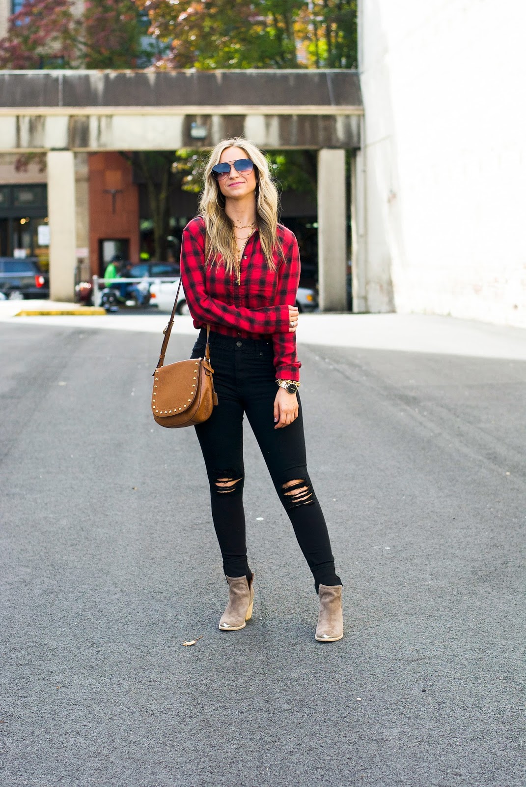 shirts to wear with black ripped jeans