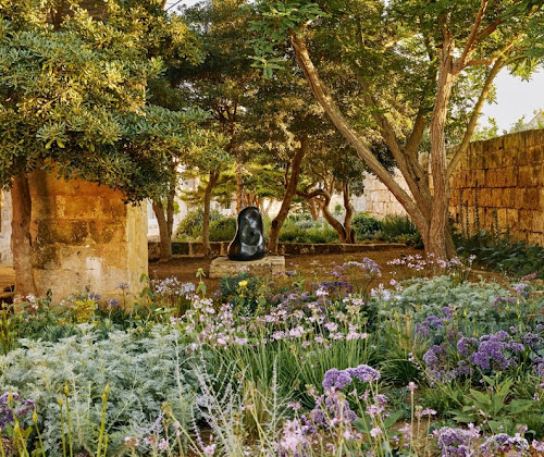Plantas tolerantes a la sequía en el jardín diseñado por Piet Oudolf en Hauser & Wirth Menorca
