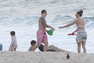 Jennifer Lopez having some great time with her kids on a beach in Rio de Janeiro