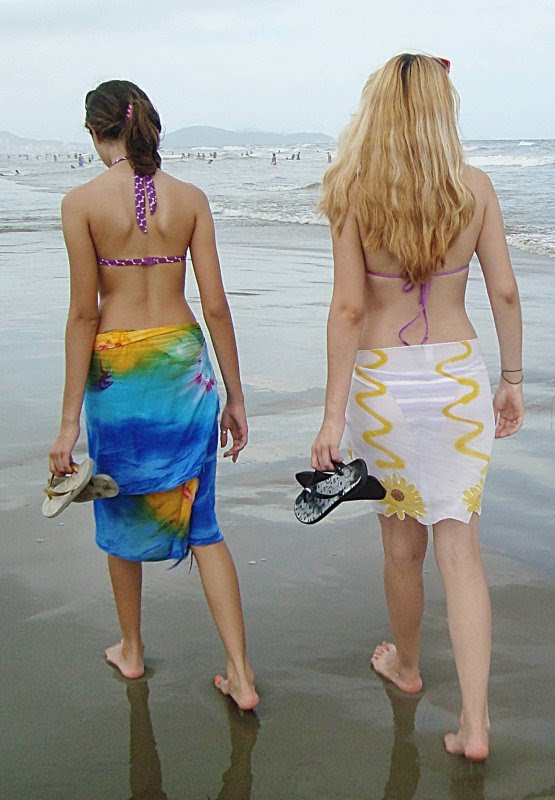 Moda Fake: Fotos fakes: Meninos(as) na praia