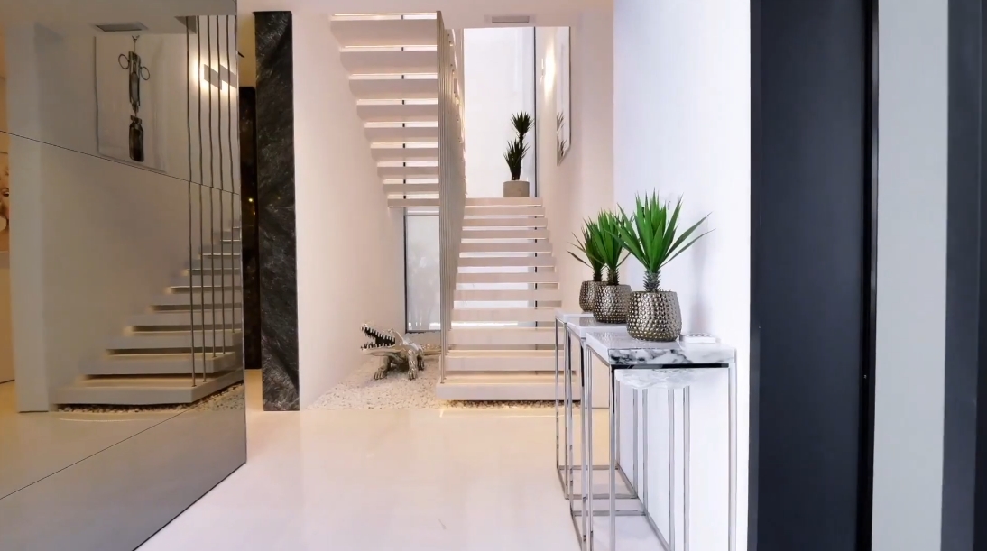 92 Interior Design Photos vs. ONE100, Palm Jumeirah Dubai Luxury Beach Mansion Tour