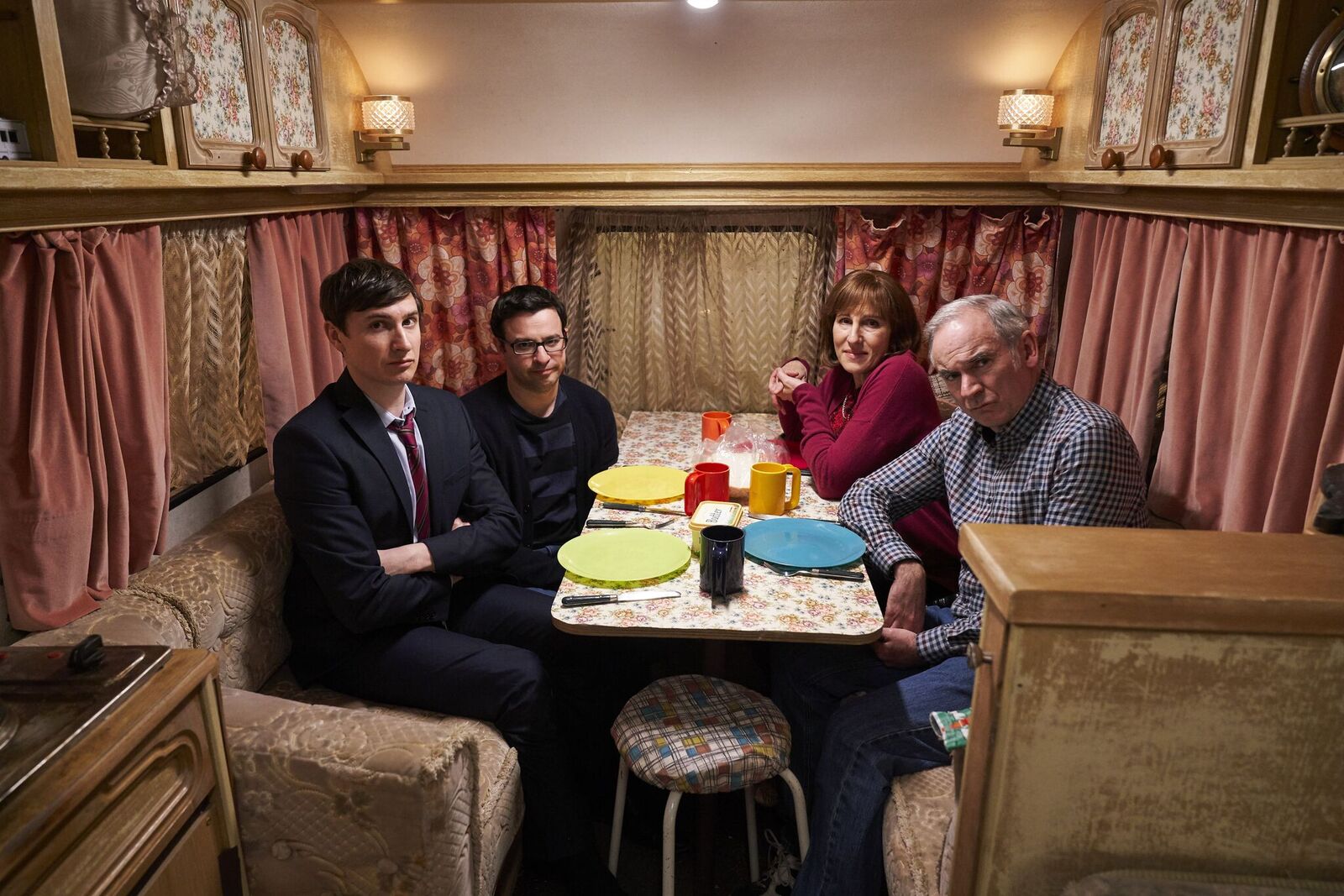 Ewelinas Bokblogg Tvserie Friday Night Dinner säsong 6