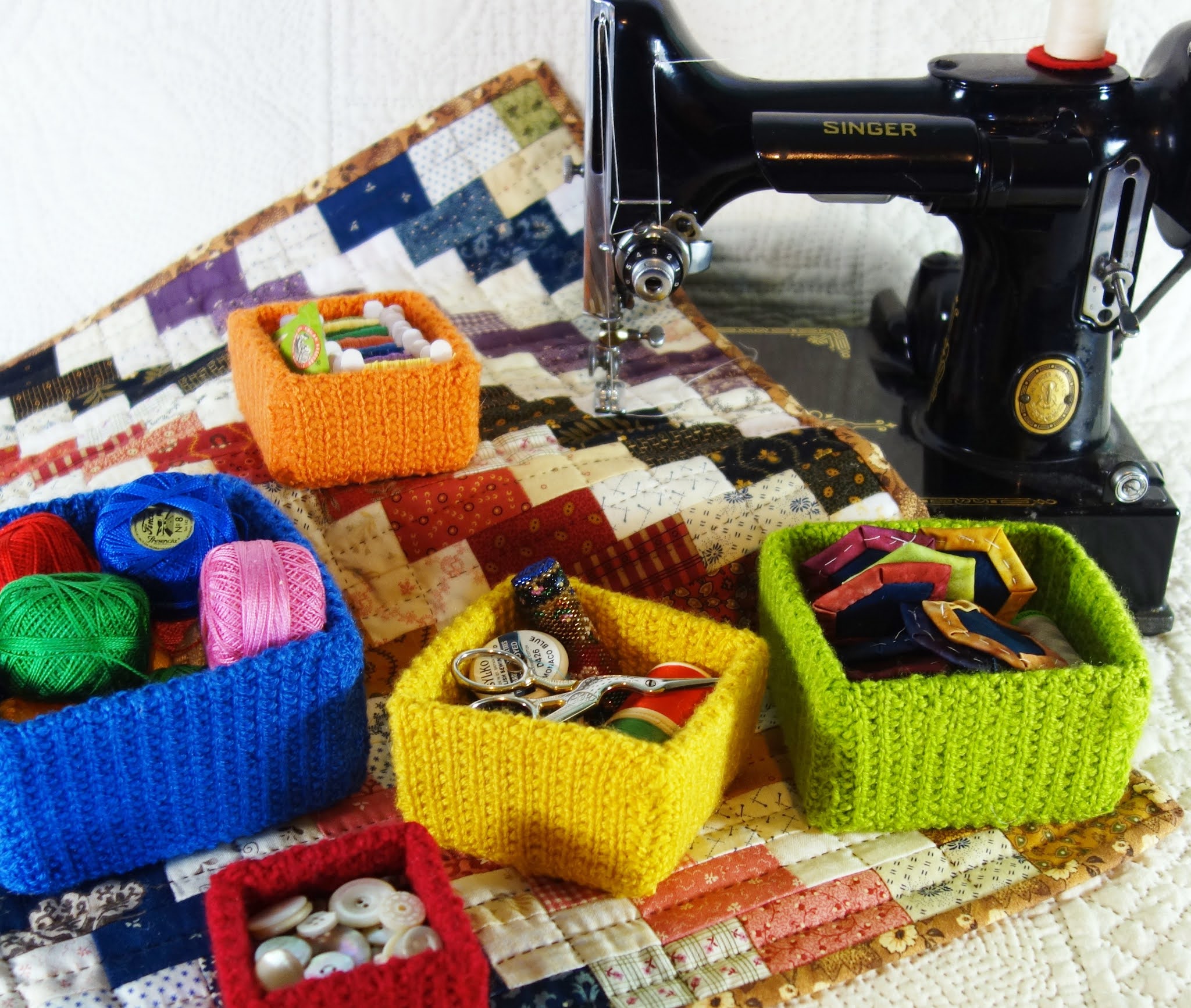 Frankie's Knitted Stuff Knitted Boxes