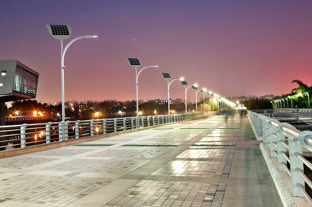 solar powered street lights