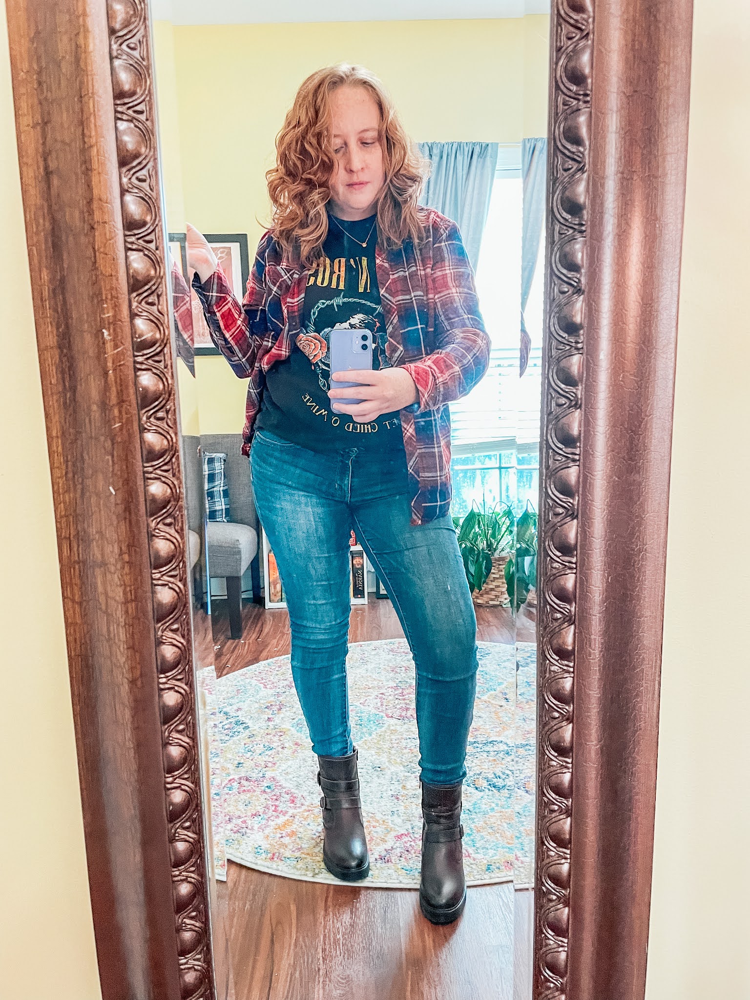 graphic-tee-flannel-shirt-moto-boots