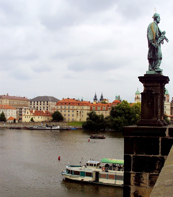 abellaeomundo prague ponte carlos