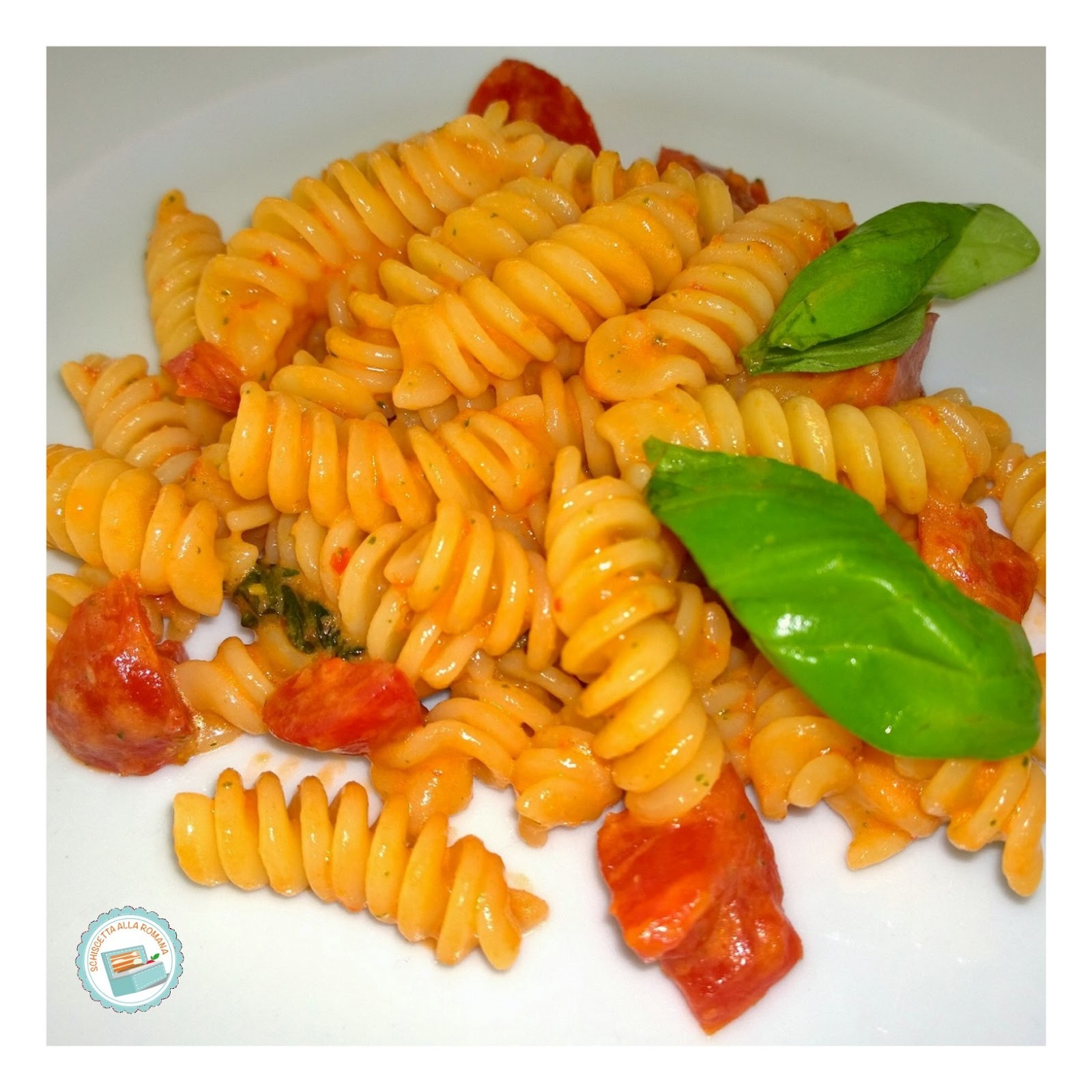 Schiscetta alla romana Fusilli al pesto di pomodorini datterini