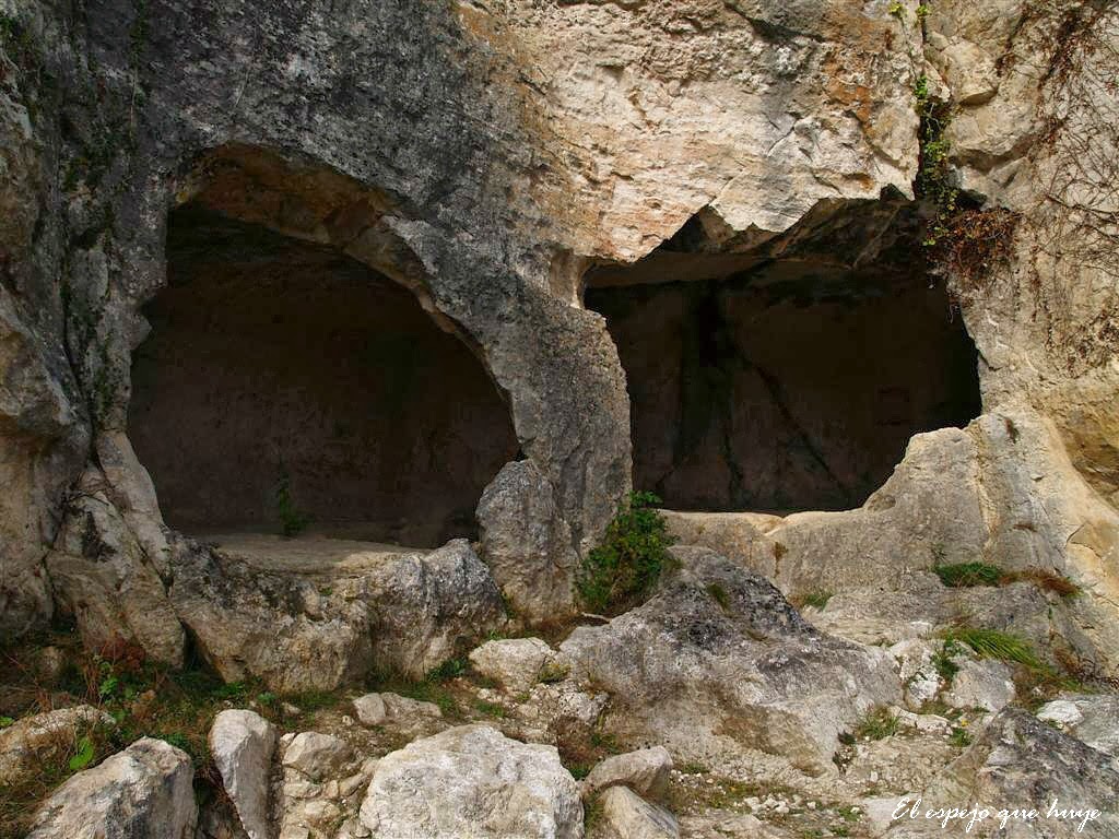 EL ESPEJO QUE HUYE LAS GOBAS DE LAÑO