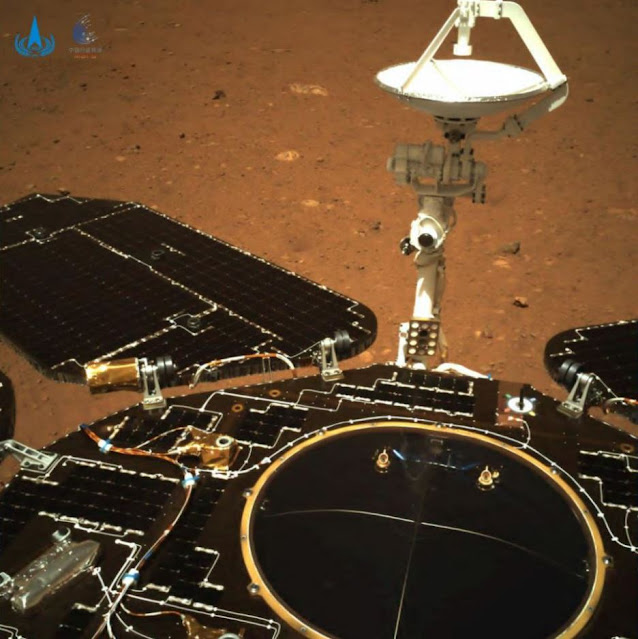 Çin, Tianwen-1 misyonunun bir parçası olarak 14 mayıs cuma günü geç saatlerde Mars'a inen Zhurong Rover tarafından çekilen ilk fotoğrafları yayınladı.