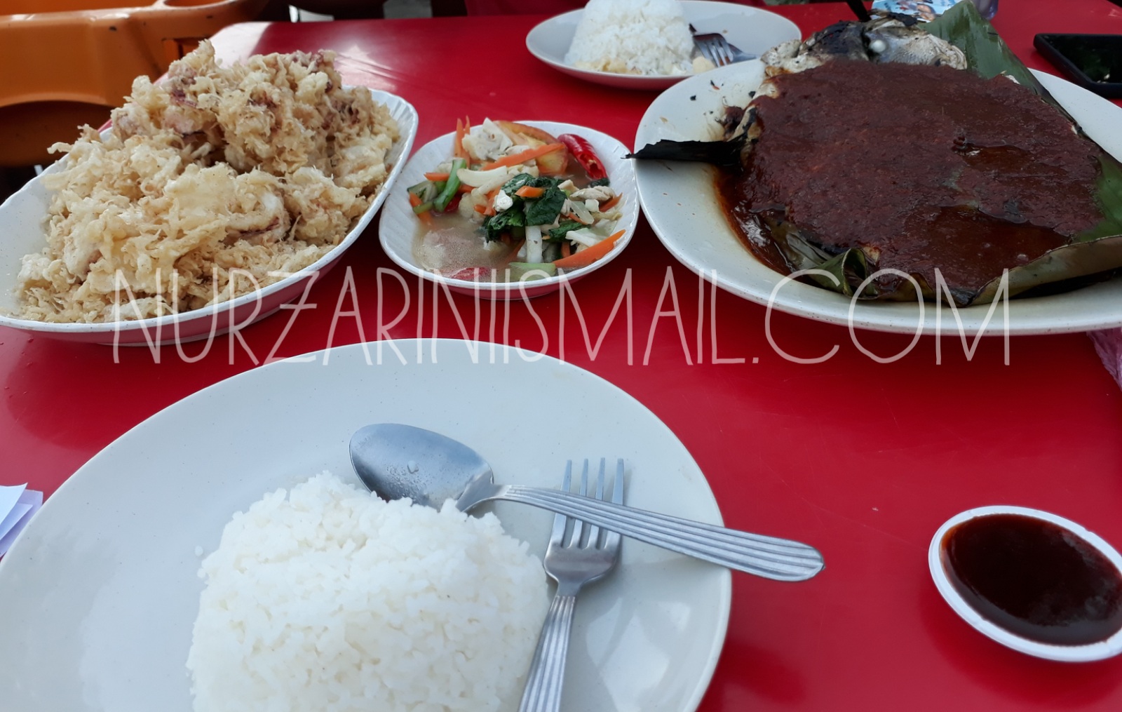 Restoran Bawah Jambatan Kuala Ibai Terengganu