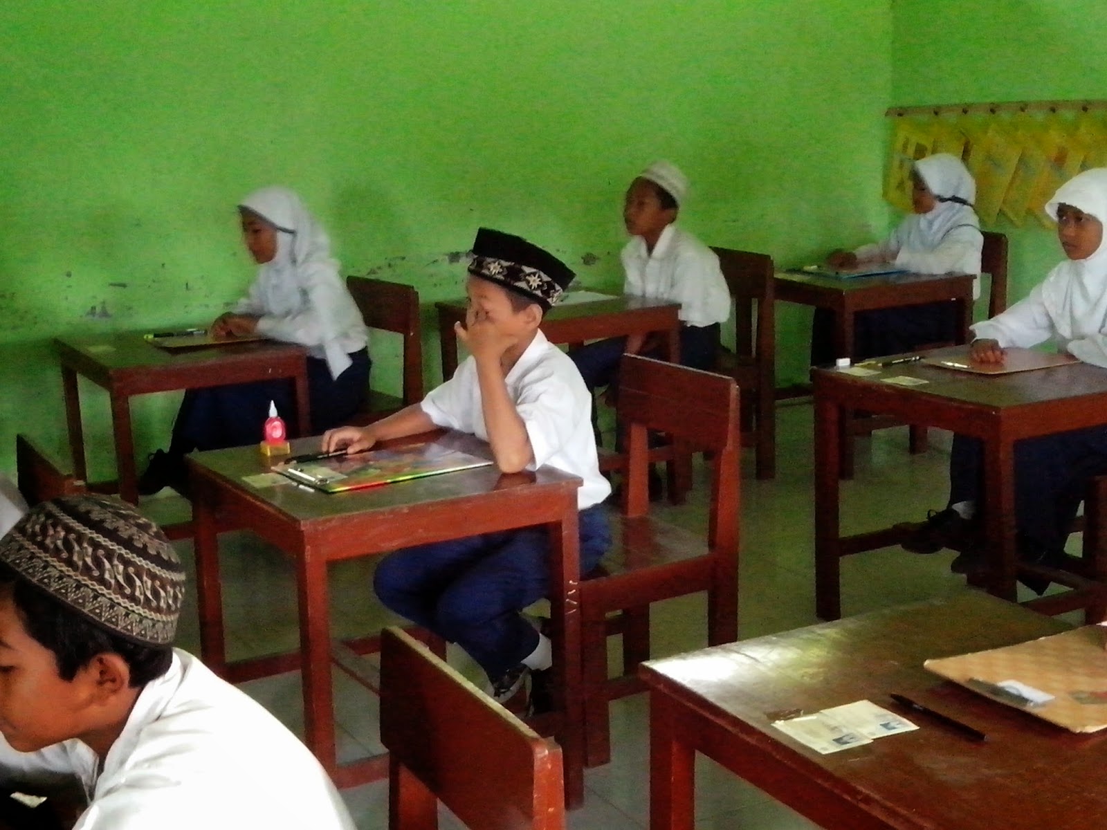 Ujian Madrasah di MI Kalimulyo