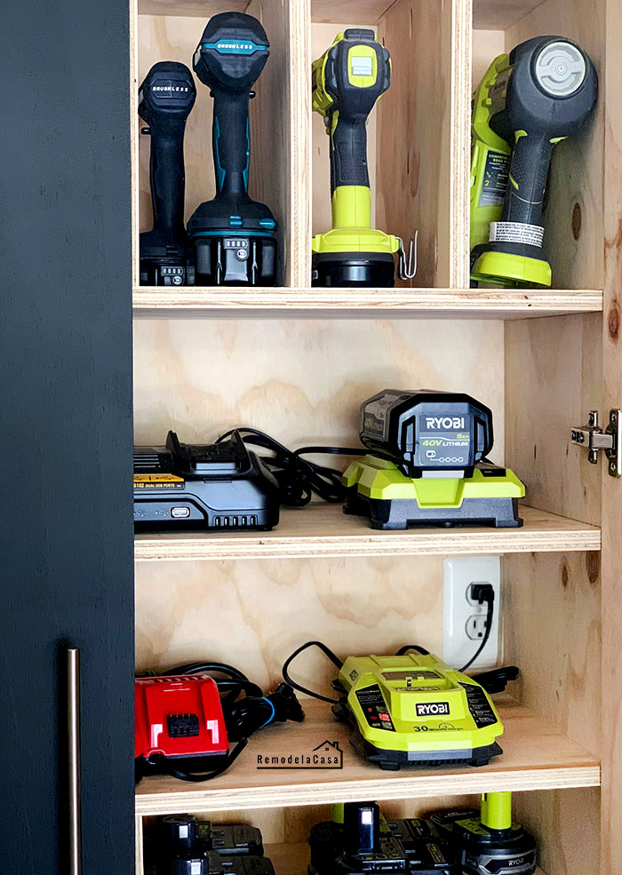 Garage Organization DIY Charging Station Remodelando la Casa