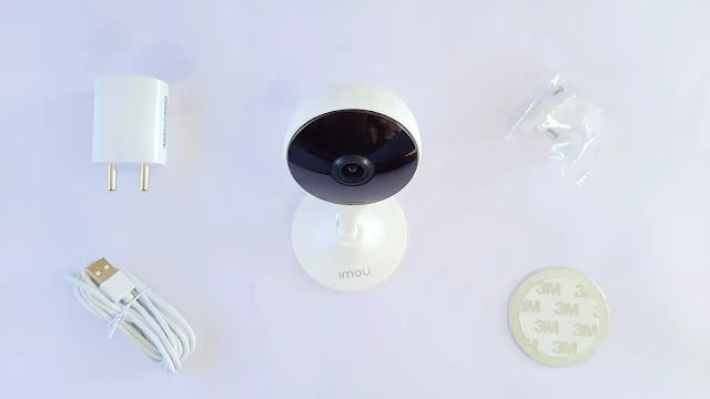 IMOU Cue2 Wifi Camera Box contents