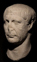 Cabeça do imperador Trajano