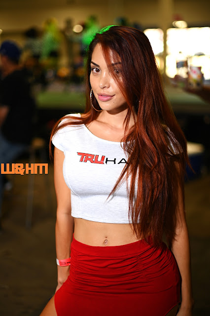 Maddy Belle Wowing At 2019 Spocom San Diego Car Show Spocom 2 Pics