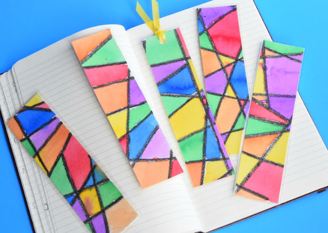 Stained Glass Bookmarks- simple and beautiful process art craft that kids can make to give as a gift for teachers, grandparents, siblings, parents, or friends.