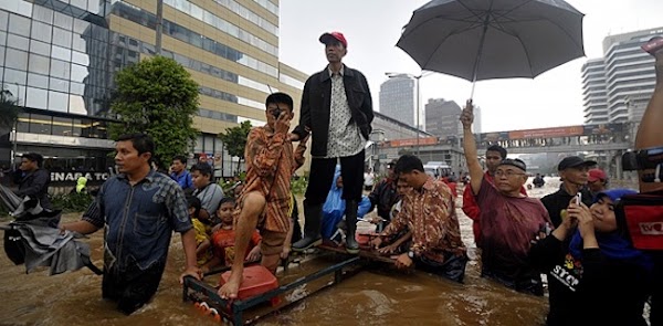 Banjir DKI, Adhie Massardi Sindir Bima Arya Soal Banjir 2013, Sindir Jokowi Juga