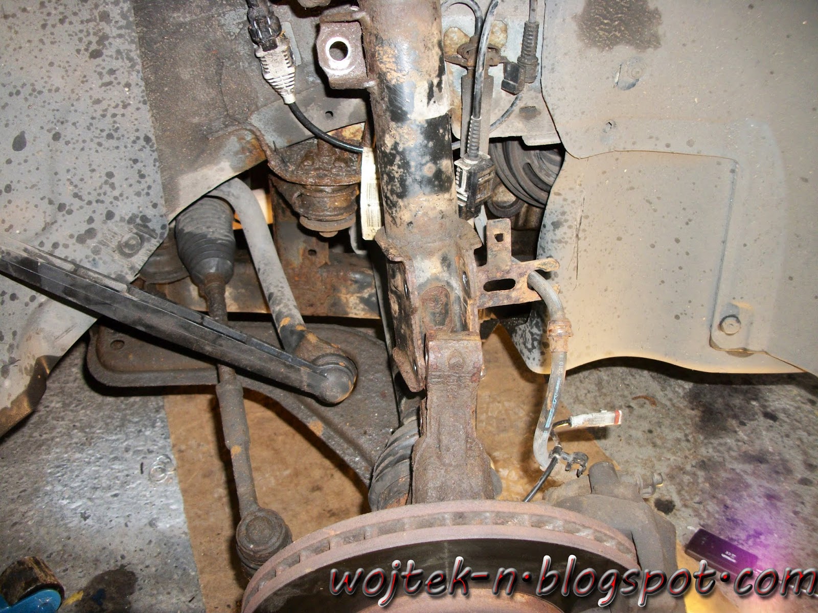 wojtekn Vauxhall Opel Zafira B spring coil shock absorber replacement