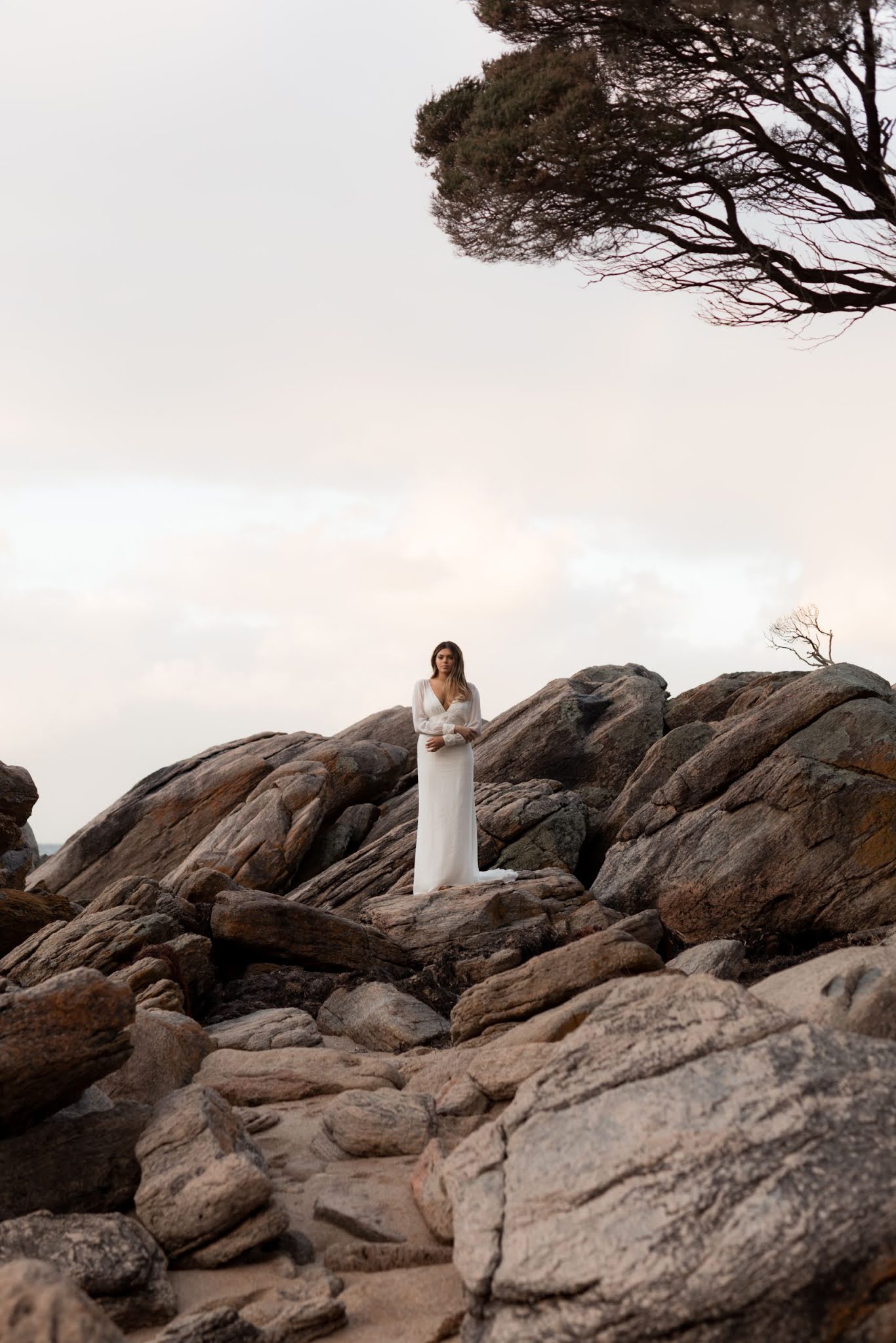 to the aisle australia | fleur de lys bridal editorial kath young photography yallingup wa perth weddings bridal gowns florals bouquet styling tablescape blush pink palette