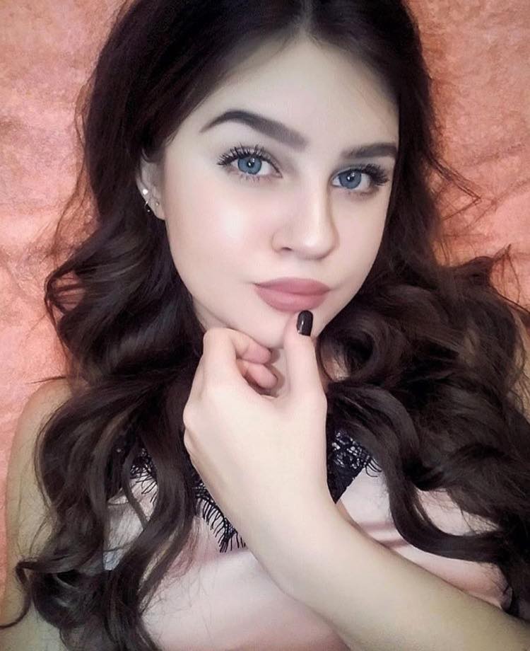 صور اجمل بنات روسيا عشق الحياة