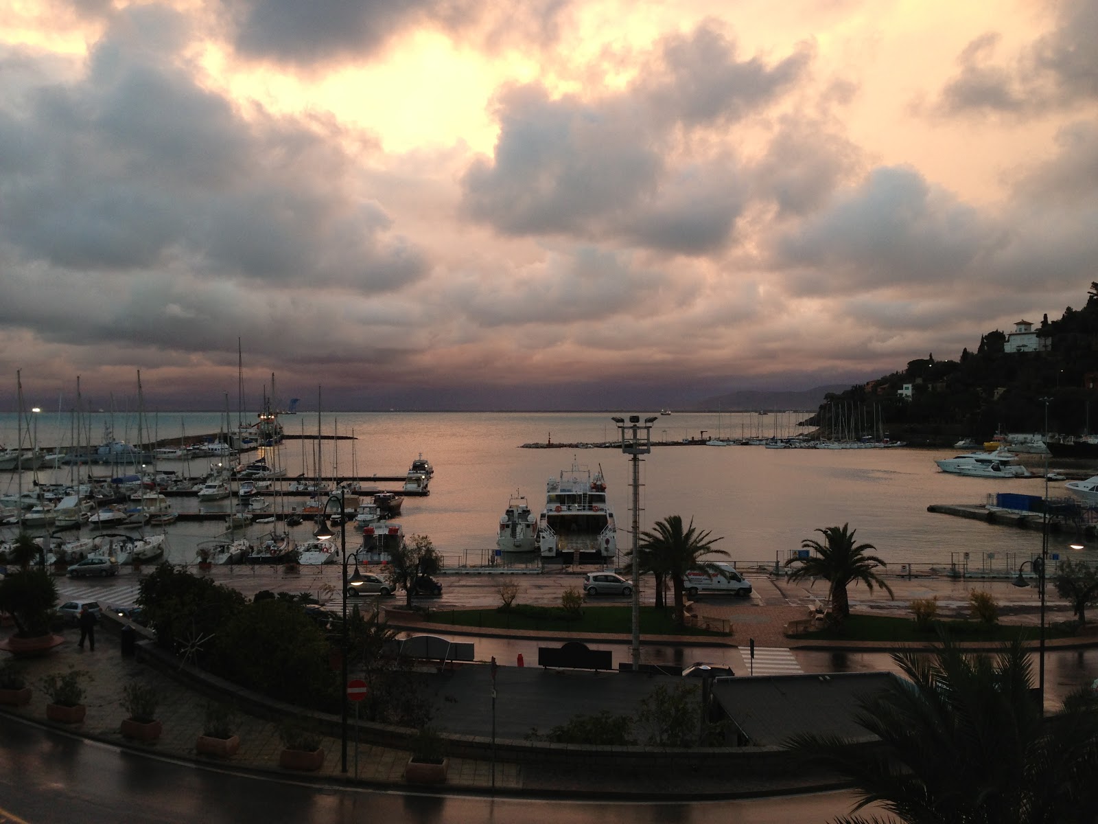 Living In Naples Italy December 2012