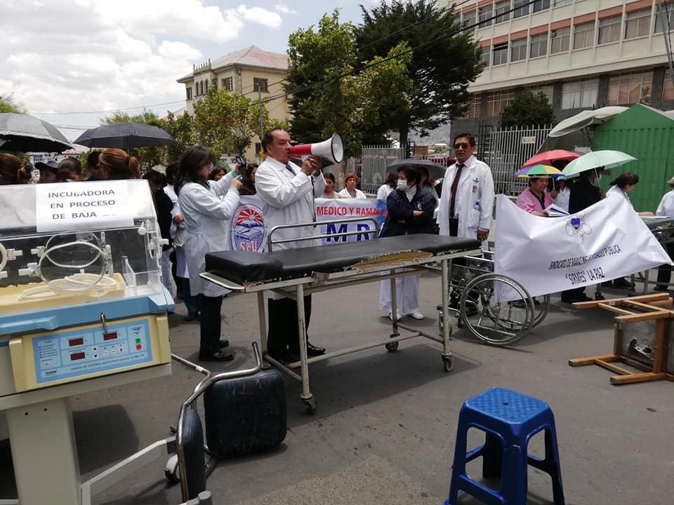 Médicos saldrán mañana con maquinaria obsoleta a bloquear avenidas de los hospitales / SIRMES