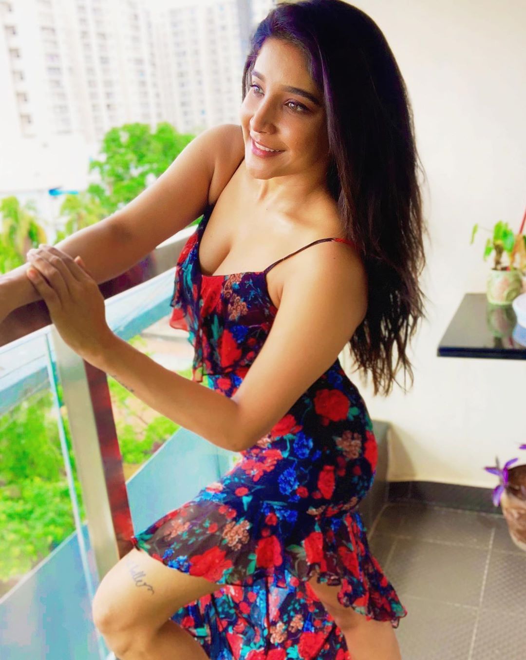 Actress Sakshi Agarwal New images