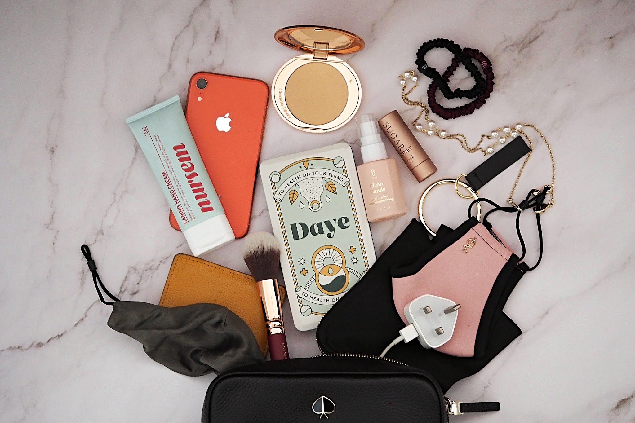 HANDBAG ESSENTIALS Jasmine Talks Beauty