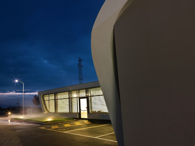 Deatil on the facade of Gazoline Petrol Station by Damilano Studio Architects