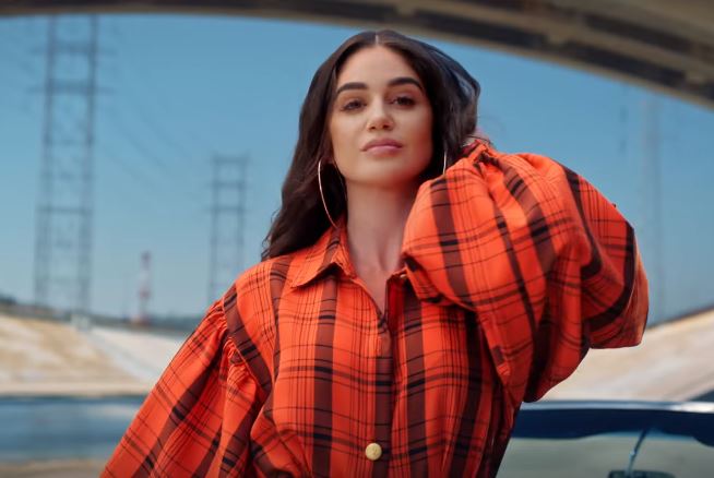 Meet Badshah Paagal Song Actress Rose Romero Images, Wallpapers