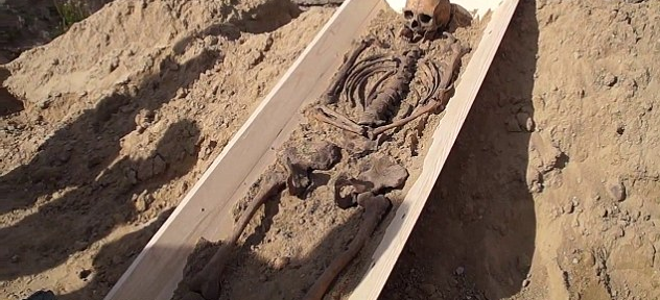 Σκελετός βρικόλακα, θαμμένος τελετουργικά, ανακαλύφθηκε στην Πολωνία [εικόνες]
