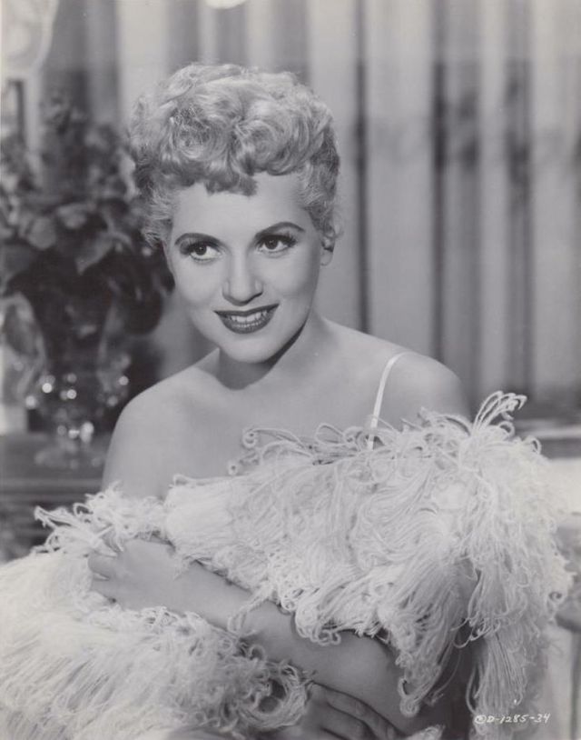 40 beautiful photos judy holliday 1940s 50s 40 beautiful photos judy holliday 1940s 50s