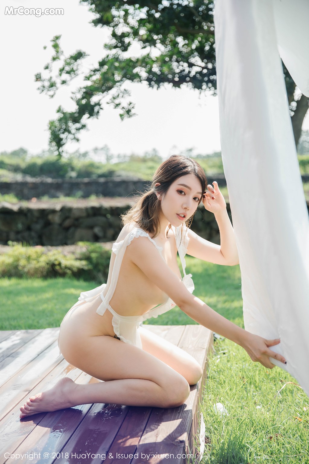HuaYang 2018-09-14 Vol.082: Model Huang Le Ran (黄 楽 然) (48 photos)