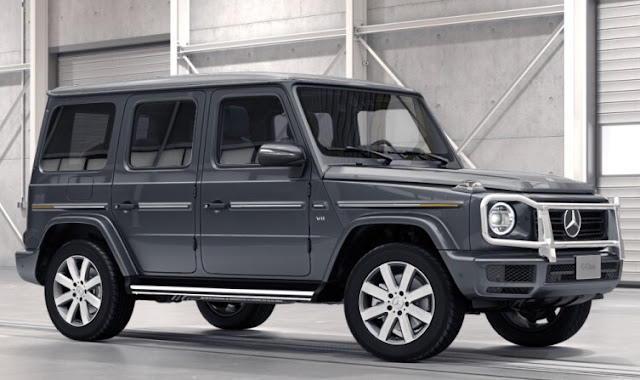 The last standard color option for the 2021 G Wagon is called Selenite Grey metallic.