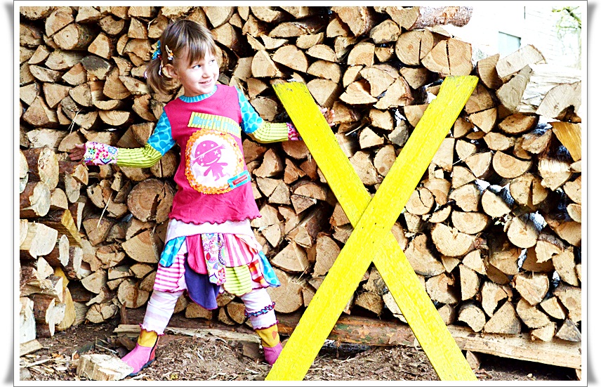 LeNi Farbenfroh Lenja liebt ihre neue Kombi! ♥