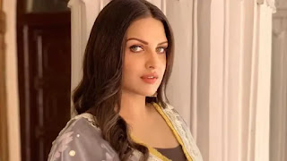 Himanshi Khurrana Himanshi Khurrana Admited Hospital Due to COVID-19