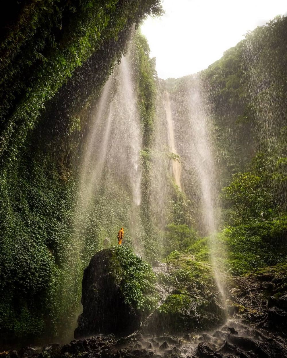 9 Air Terjun di Indonesia yang Dikenal Paling Horor - RajaTravel