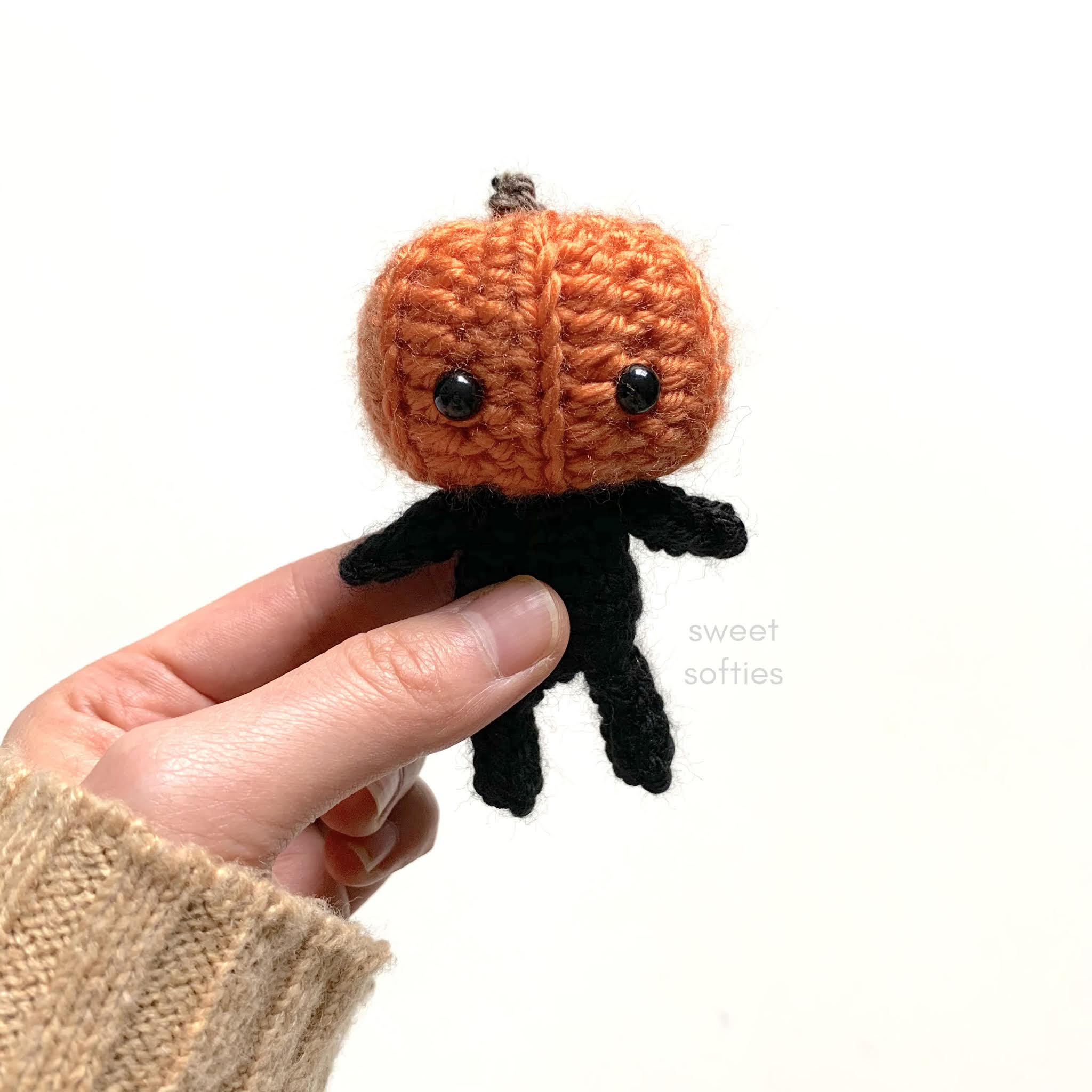 Baby Pumpkin Head (Free Crochet Pattern + Video Tutorial) Sweet Softies