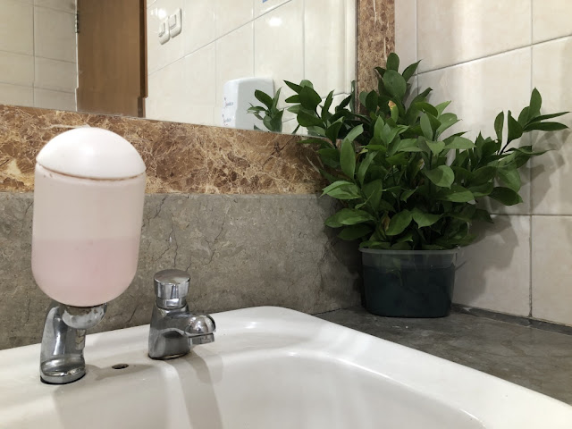 menjaga-bumi-dengan-menggunakan-air-seperlunya-dan-matikan-keran-air